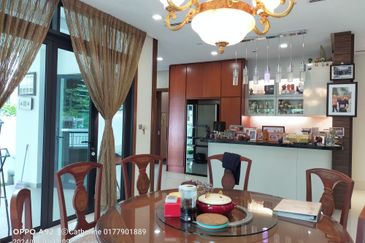 Luxurious Interior Design 3-Storey Bungalow Bukit Jelutong for Sales