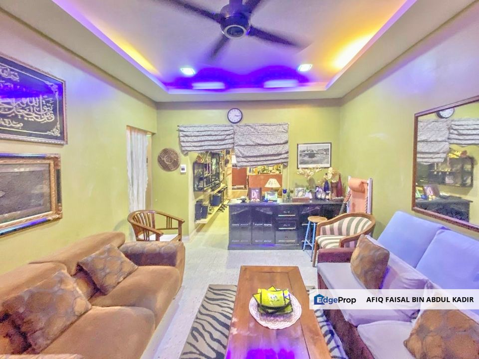 FULLY RENOVATED Single Storey Terrace Seksyen 18, Shah Alam for Sale