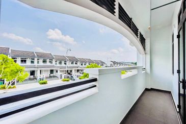 Cradleton @ Eco Majestic