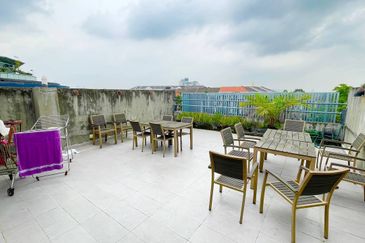 Taipan Business Centre, USJ 10