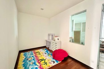 Duta Villa, Setia Alam