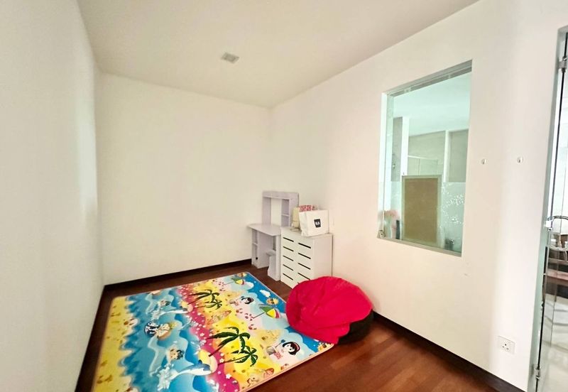 Duta Villa, Setia Alam