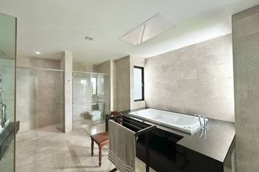 Duta Villa, Setia Alam