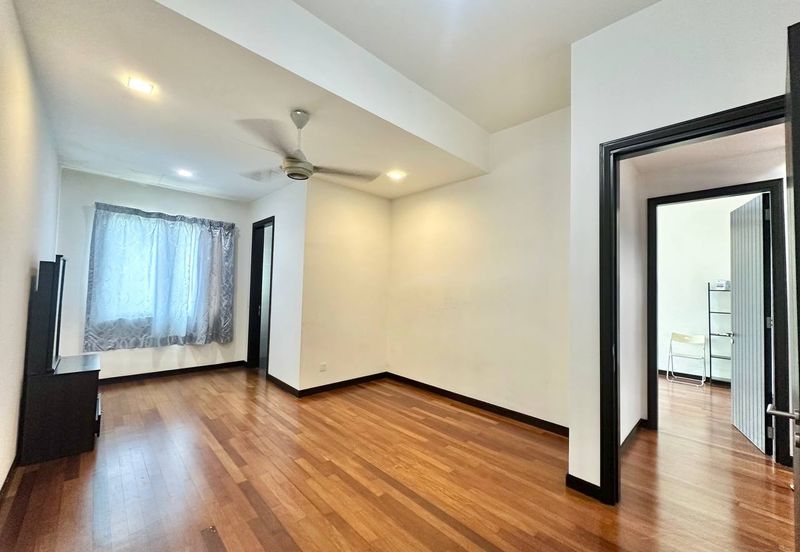 Duta Villa, Setia Alam