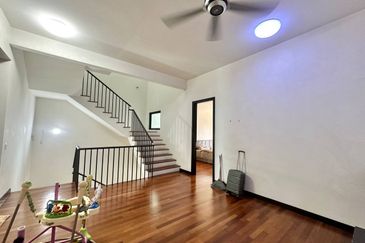 Duta Villa, Setia Alam