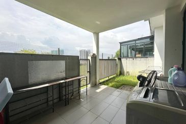 Duta Villa, Setia Alam