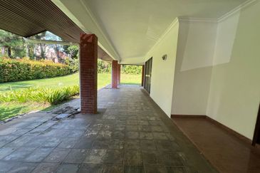 IOI Beverly Row @ IOI Resort City