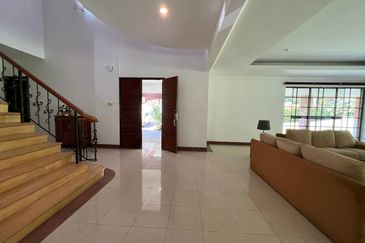 IOI Beverly Row @ IOI Resort City