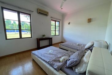 IOI Beverly Row @ IOI Resort City