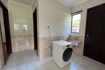 IOI Beverly Row @ IOI Resort City