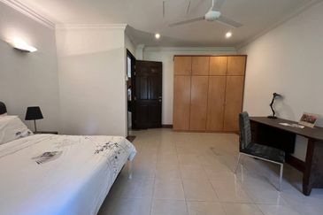 IOI Beverly Row @ IOI Resort City