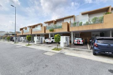 Casa Bluebell @ Cybersouth