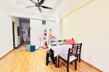 Pangsapuri Jenderam Indah