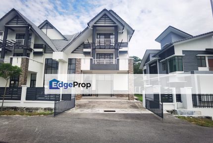 2.5 Storey Semi D Facing Tasik Seksyen 3 Bandar Baru Bangi, Selangor, Bangi