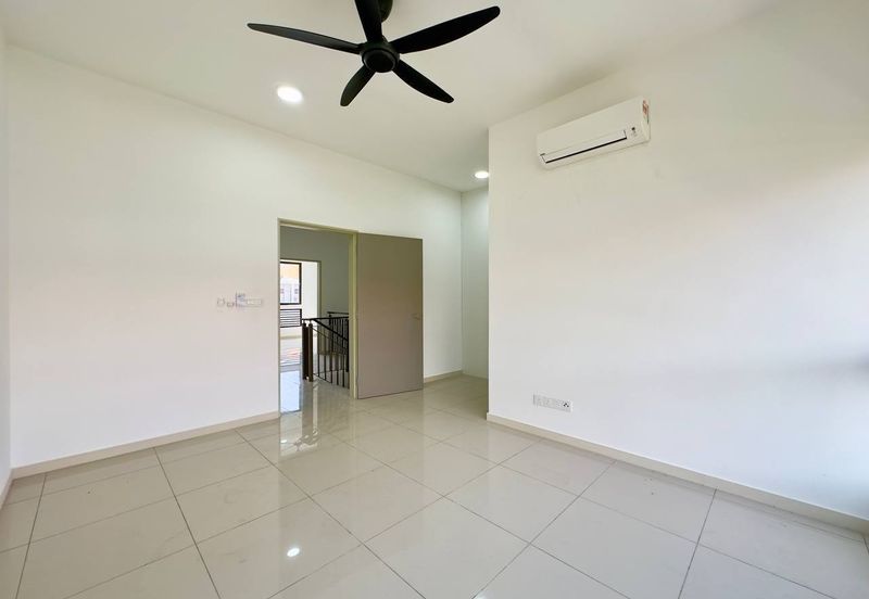 Setia Warisan Tropika (Belladonna)