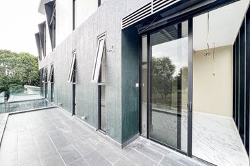 Perdana Lakeview East