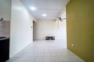 Vista Pinggiran, Taman Pinggiran Putra