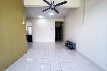 Vista Pinggiran, Taman Pinggiran Putra