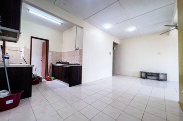 Vista Pinggiran, Taman Pinggiran Putra