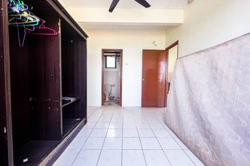 Vista Pinggiran, Taman Pinggiran Putra