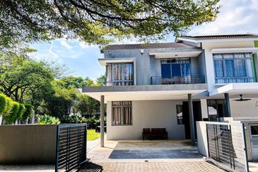 Summerglades, Perdana Lakeview West