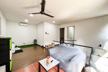 Summerglades, Perdana Lakeview West