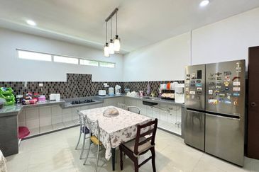 USJ Avenue @ USJ Heights