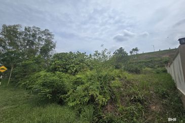 Putra Hill Residency