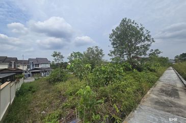 Putra Hill Residency