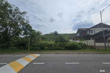 Putra Hill Residency