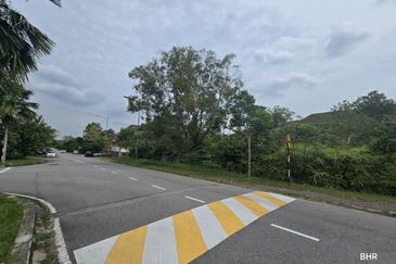 Putra Hill Residency