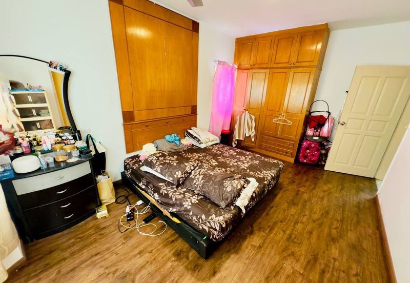 Endah Regal Condominium