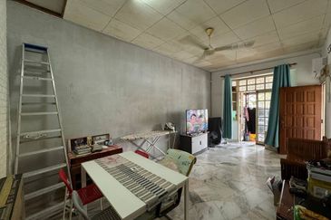 Jalan Suasana, Bandar Tun Hussein Onn