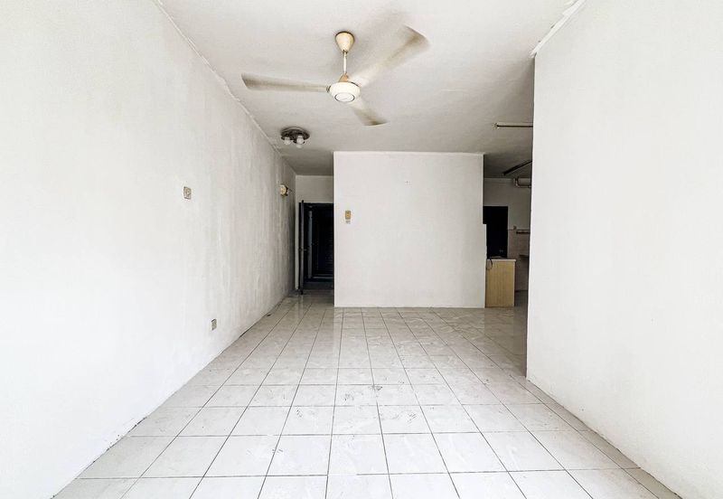 Vista Pinggiran, Taman Pinggiran Putra