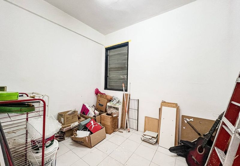 Vista Pinggiran, Taman Pinggiran Putra