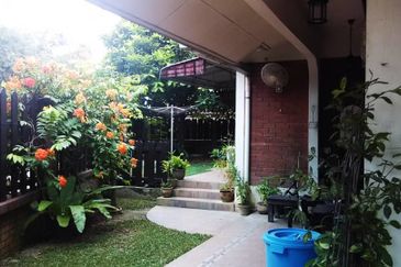 Super Cheap Cornerlot Double-Storey at Sungai Long 