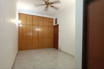 Super Cheap Cornerlot Double-Storey at Sungai Long 