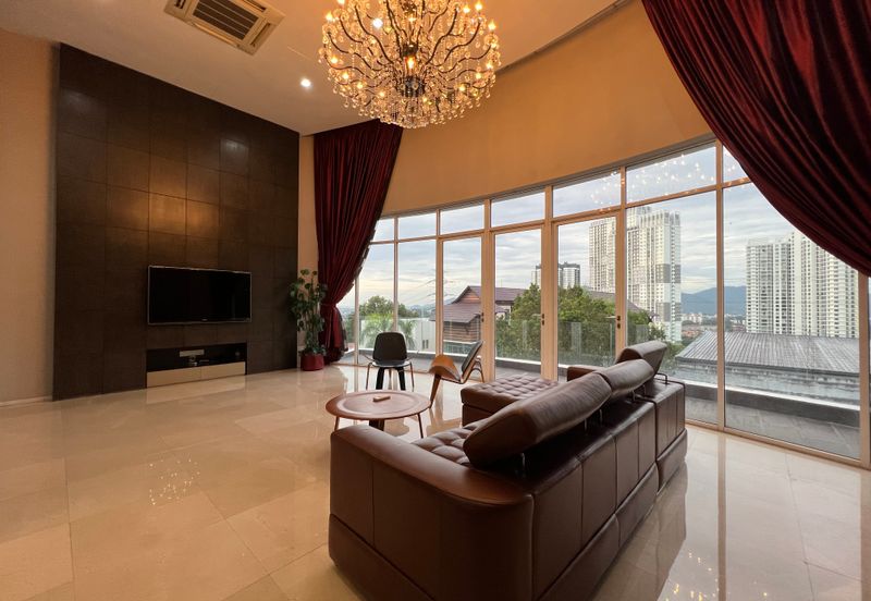 3.5 storey Country Heights Damansara Bungalow for SALE !!