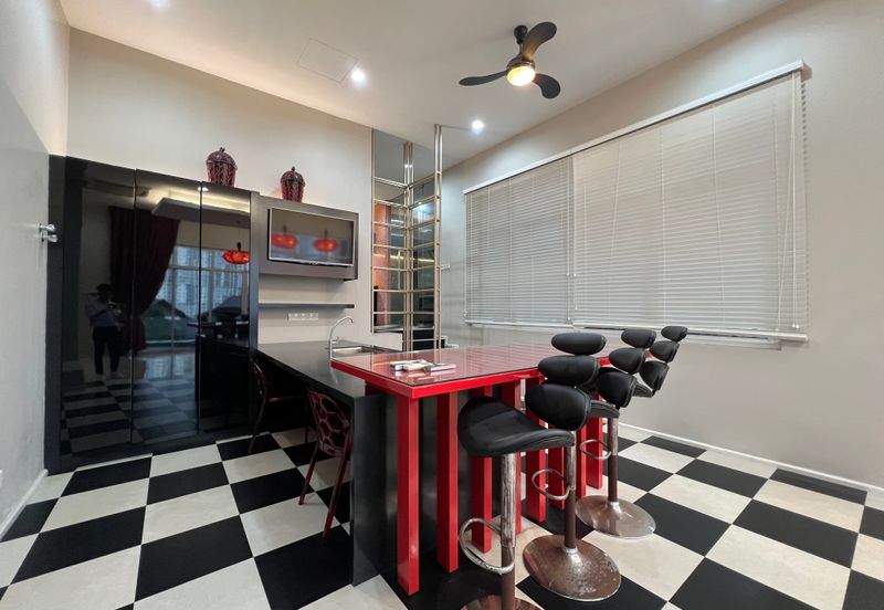 3.5 storey Country Heights Damansara Bungalow for SALE !!