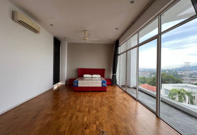 3.5 storey Country Heights Damansara Bungalow for SALE !!