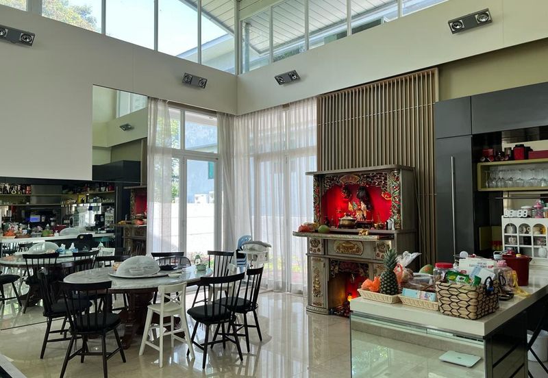 3.5- storey Bungalow for SALE Country Heights 