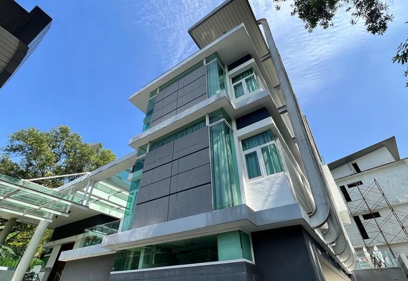 3.5- storey Bungalow for SALE Country Heights 