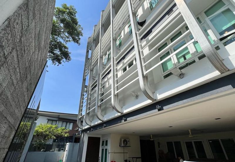 3.5- storey Bungalow for SALE Country Heights 