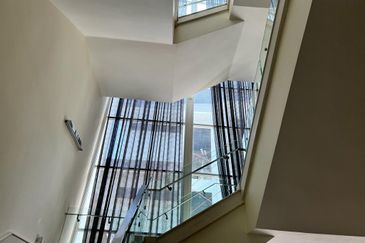 3.5- storey Bungalow for SALE Country Heights 