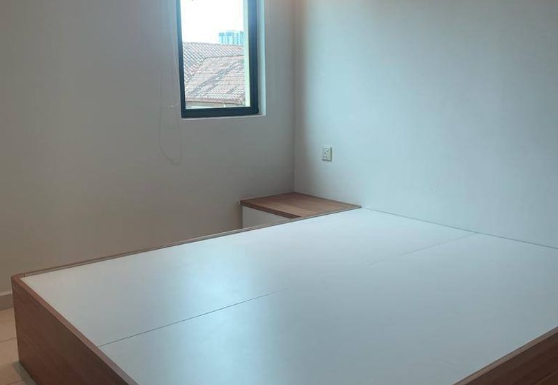 Avenue 2, Lake Valley