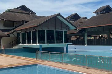 Avenue 2, Lake Valley