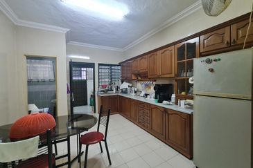 Good Condition Superlink Terrace House at Bandar Mahkota Cheras 
