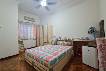 Good Condition Superlink Terrace House at Bandar Mahkota Cheras 