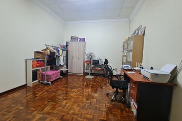 Good Condition Superlink Terrace House at Bandar Mahkota Cheras 