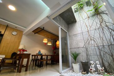 Fully Renovated MOVE in Condition 2-storey Terrace house at Bandar Sungai Long 